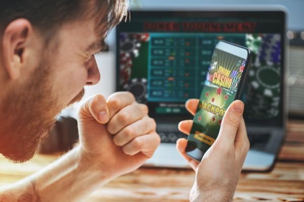 Perbandingan pengalaman navigasi yang rapi